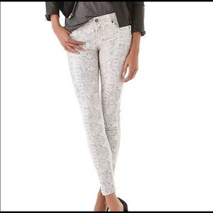 7 for all Mankind Bone Color Skinny Sz 27